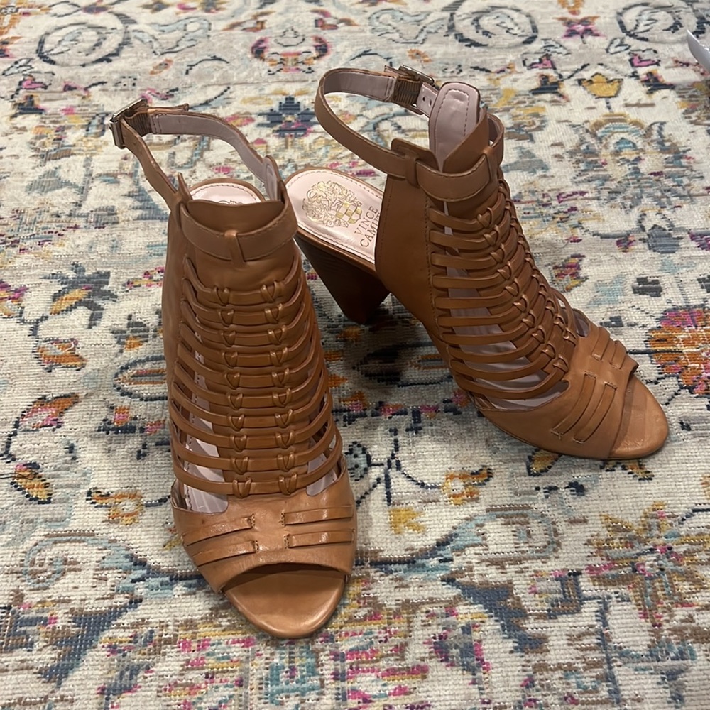Vince Camuto Eliana Bootie in Tan Size 10